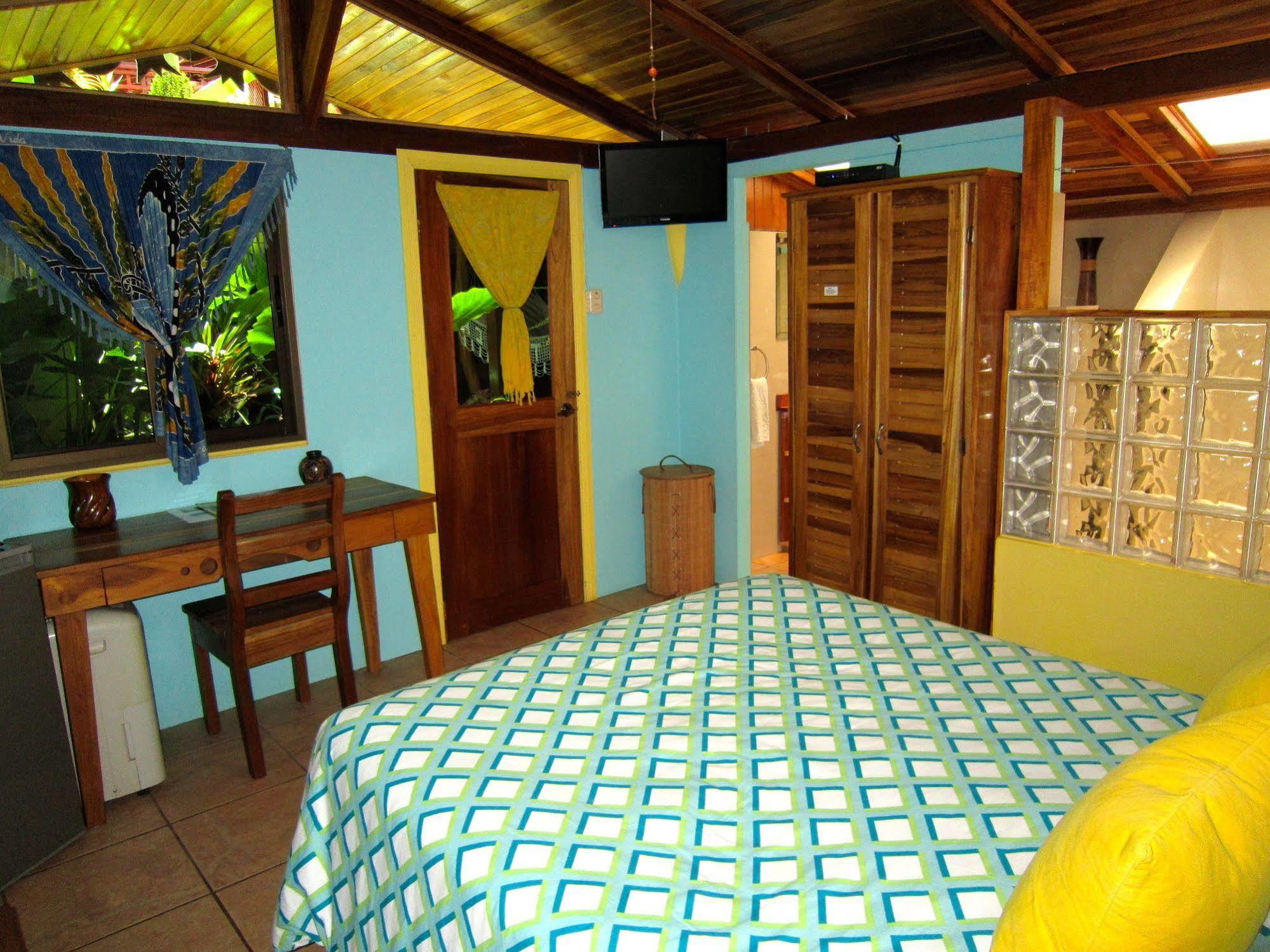 Physis Caribbean Bed & Breakfast Puerto Viejo de Talamanca Экстерьер фото