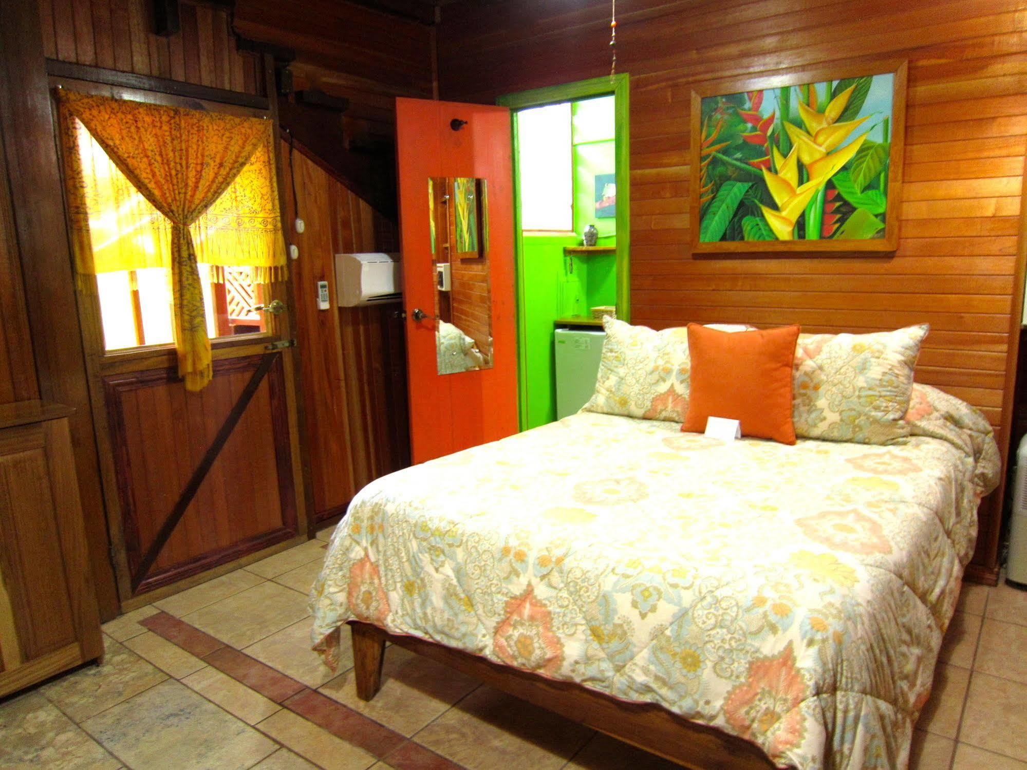 Physis Caribbean Bed & Breakfast Puerto Viejo de Talamanca Экстерьер фото