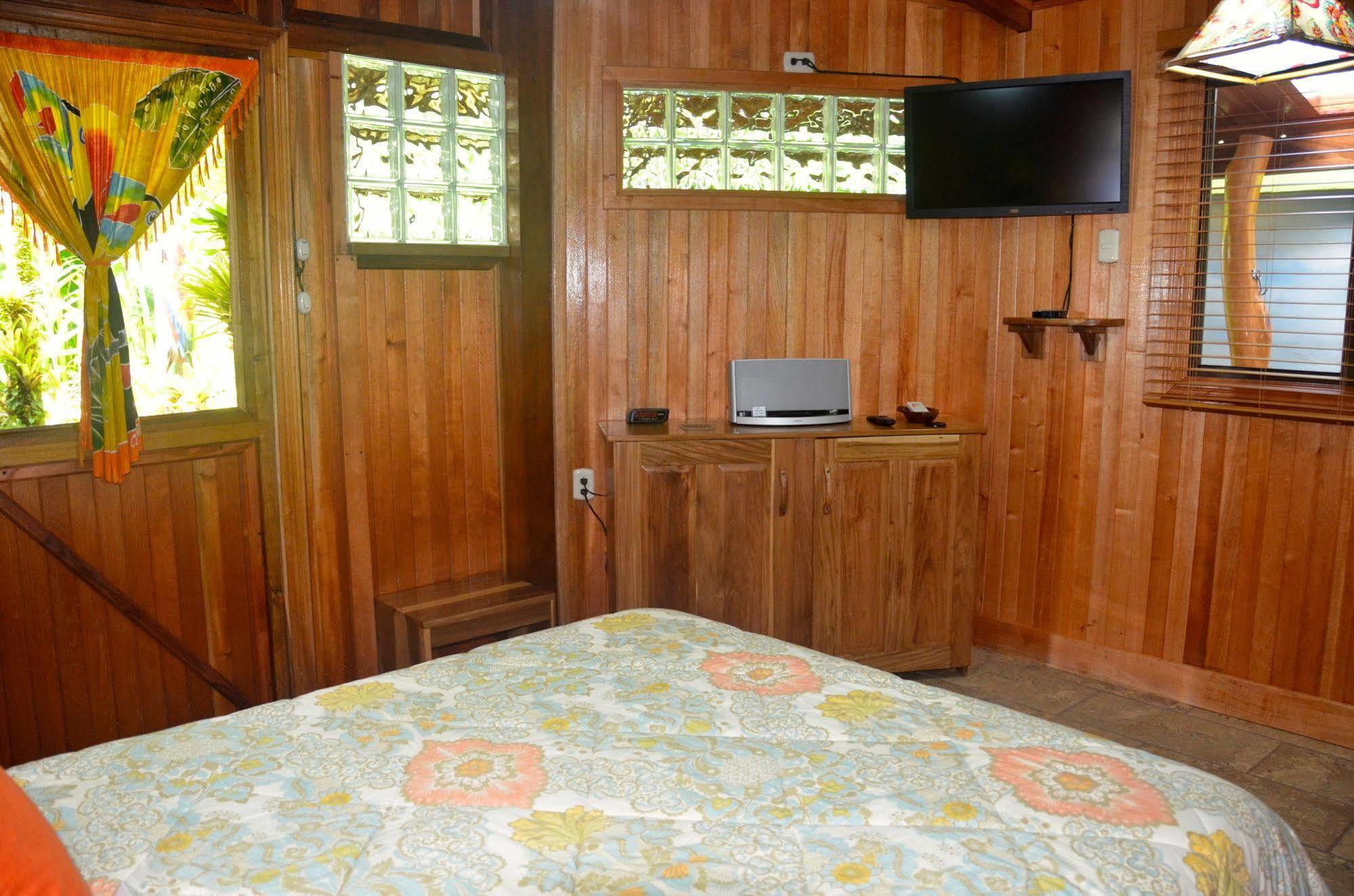 Physis Caribbean Bed & Breakfast Puerto Viejo de Talamanca Экстерьер фото