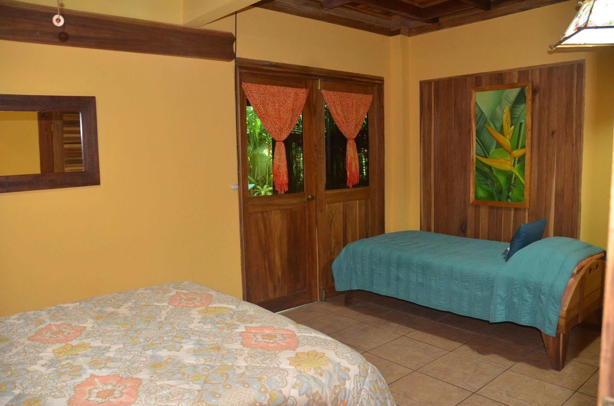 Physis Caribbean Bed & Breakfast Puerto Viejo de Talamanca Экстерьер фото